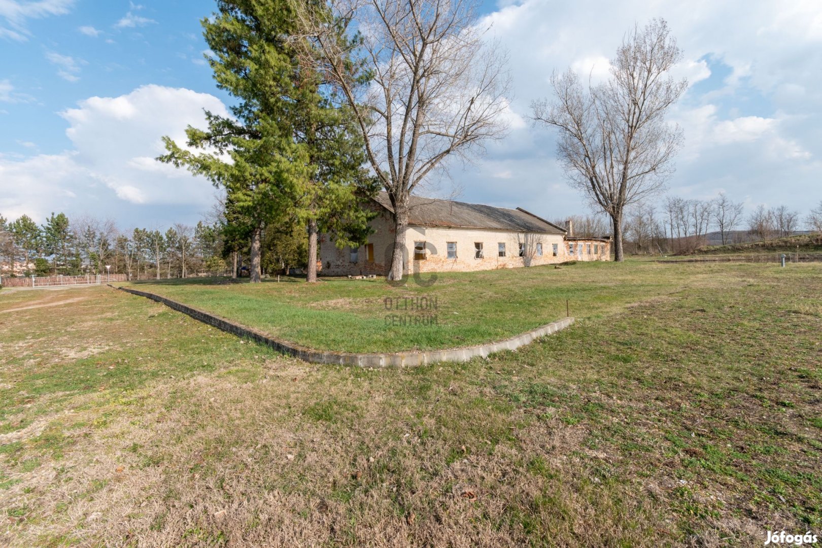 Egyedi befektetési lehetőség - Lovasberény - Telephely -