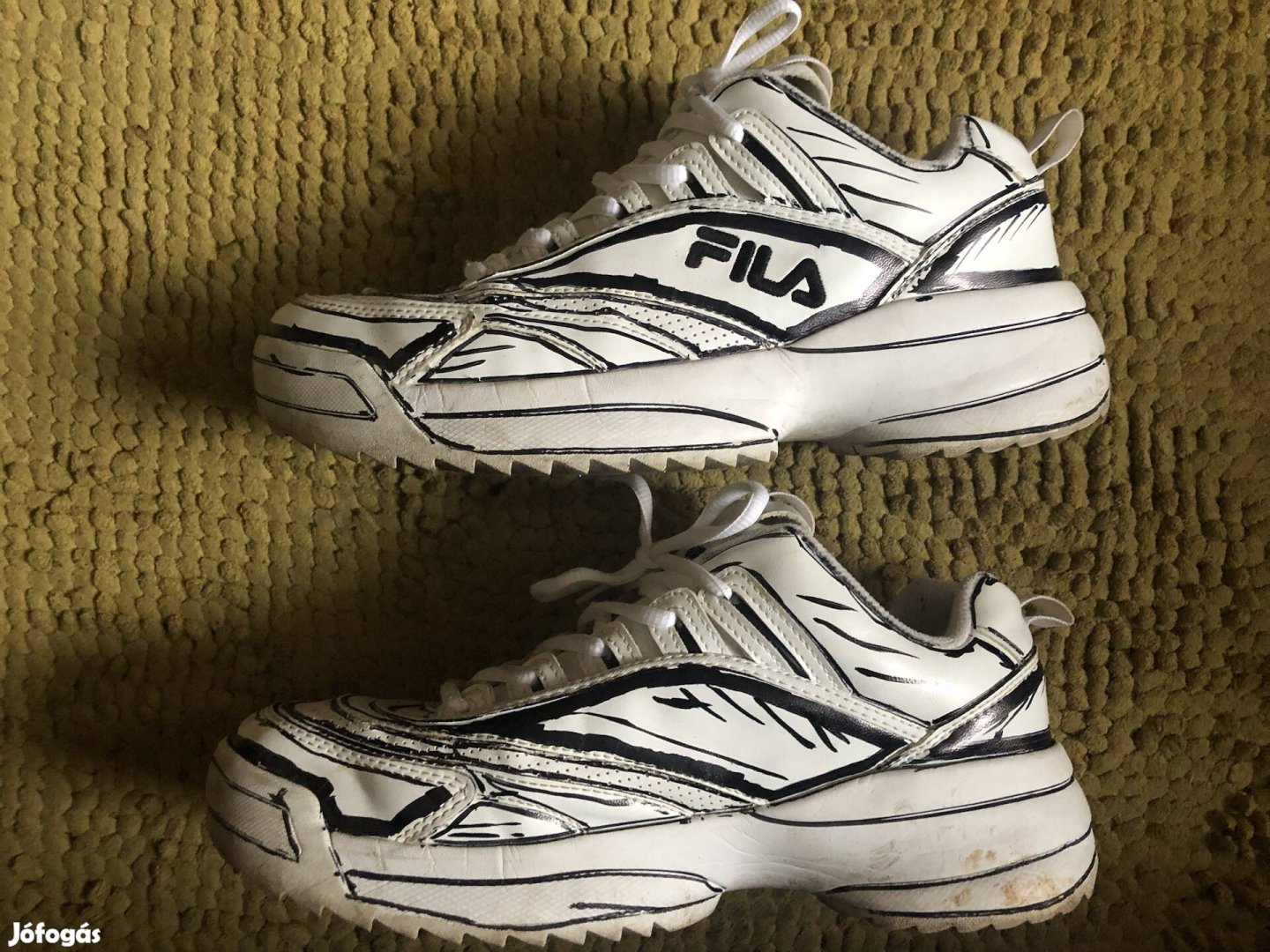 Egyedi cartoon style Fila sportcipő