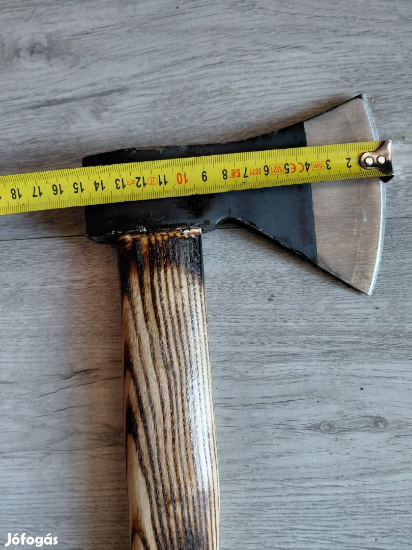 Egyedi design-os nyelű balta fejsze