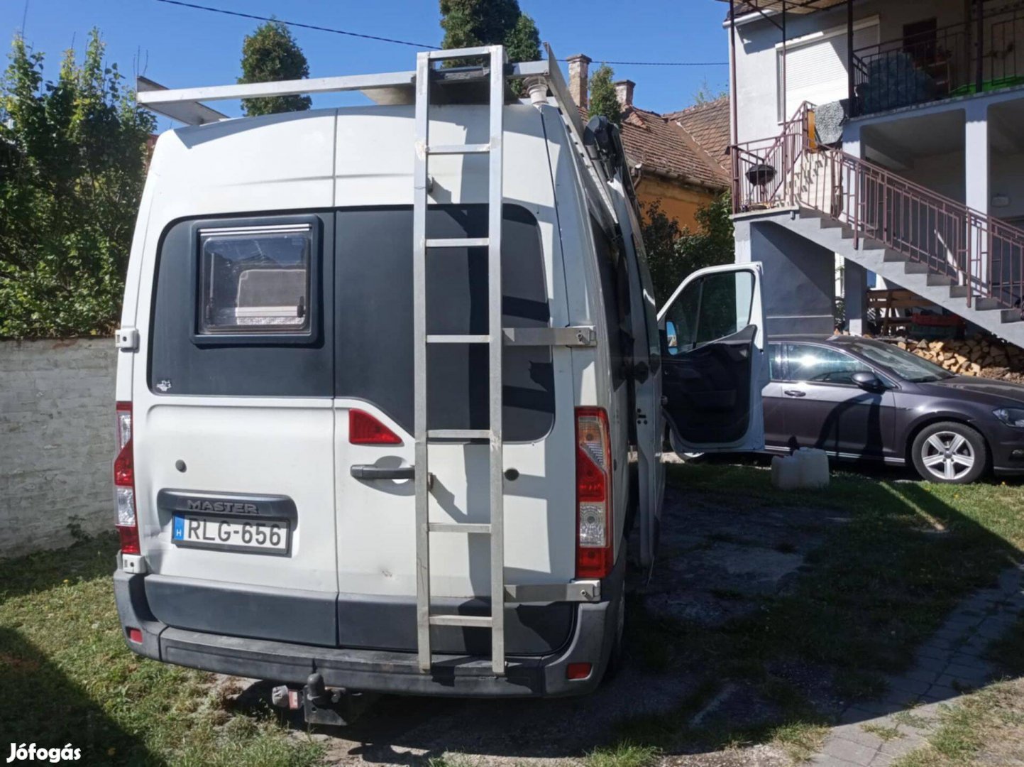 Egyedi építésű lakóautó