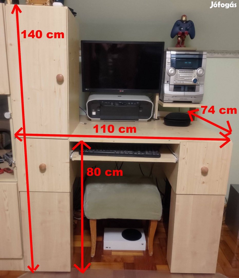 Egyedi építésű számítógép asztal bútorlapból