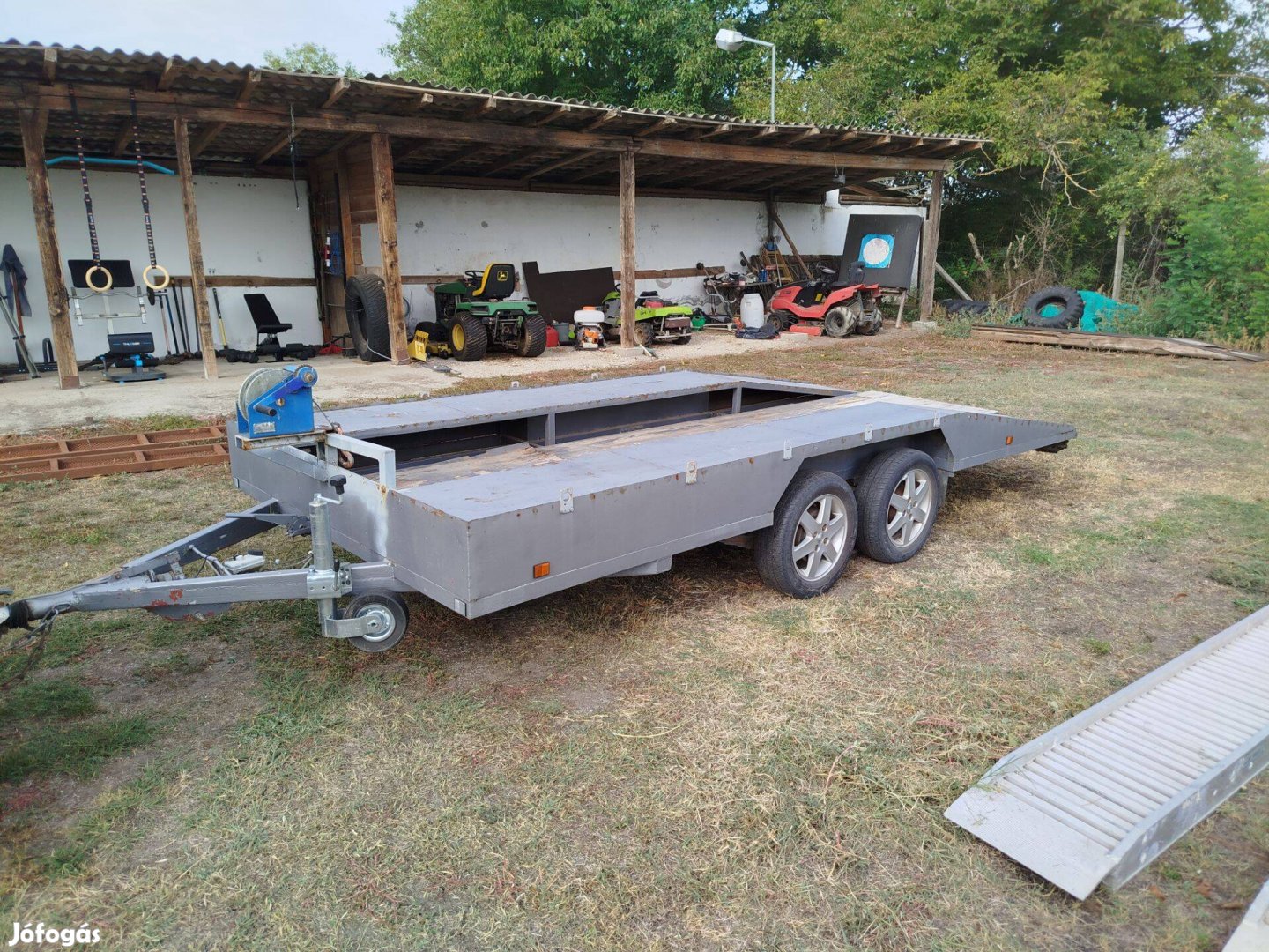Egyedi gyártású 2000 kg-os tréler