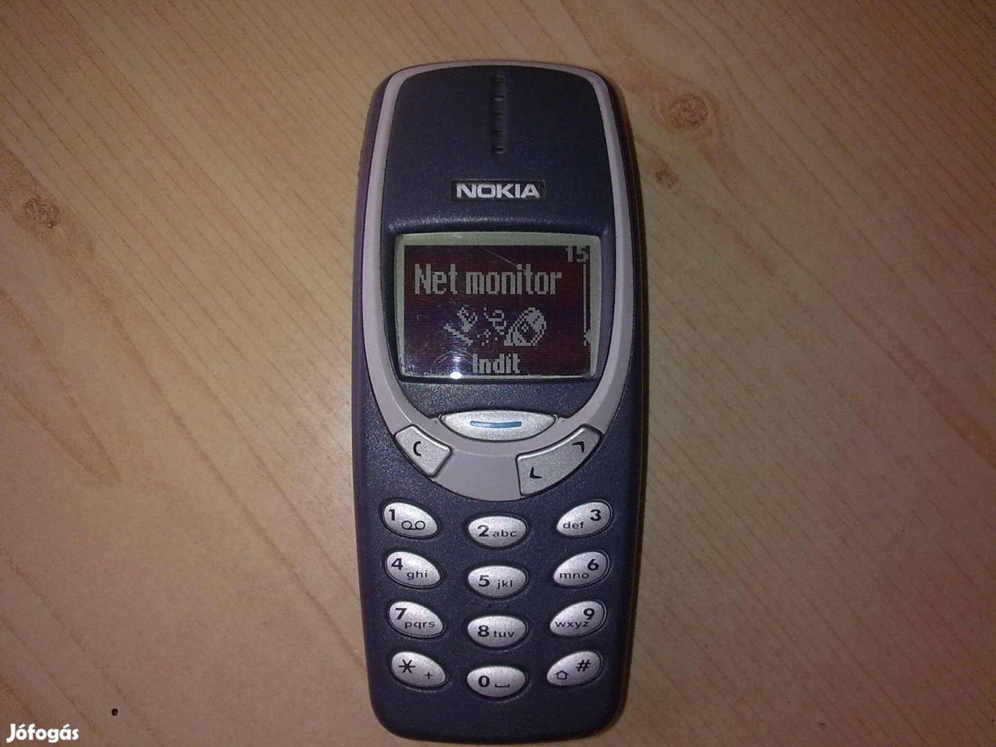 Egyedi menüvel Nokia 3310 inverz kijelző hívás idő kijelzés stb