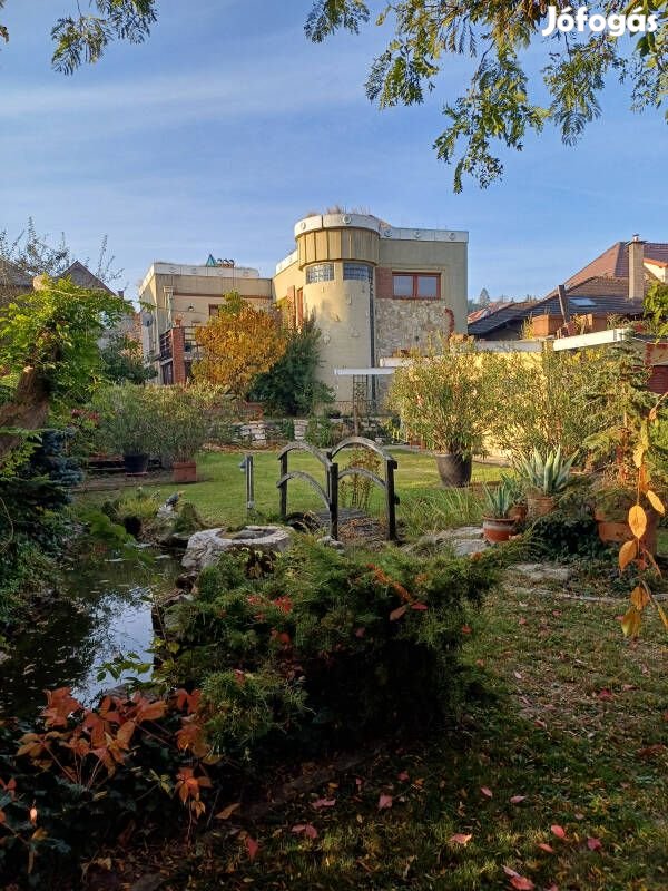 Egyedi stílus, hangulatos kert