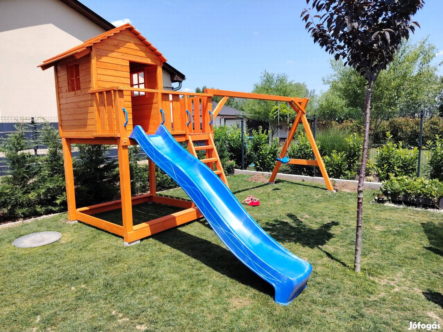 Egyedi új játékvár , játszótorony rendelhető.
