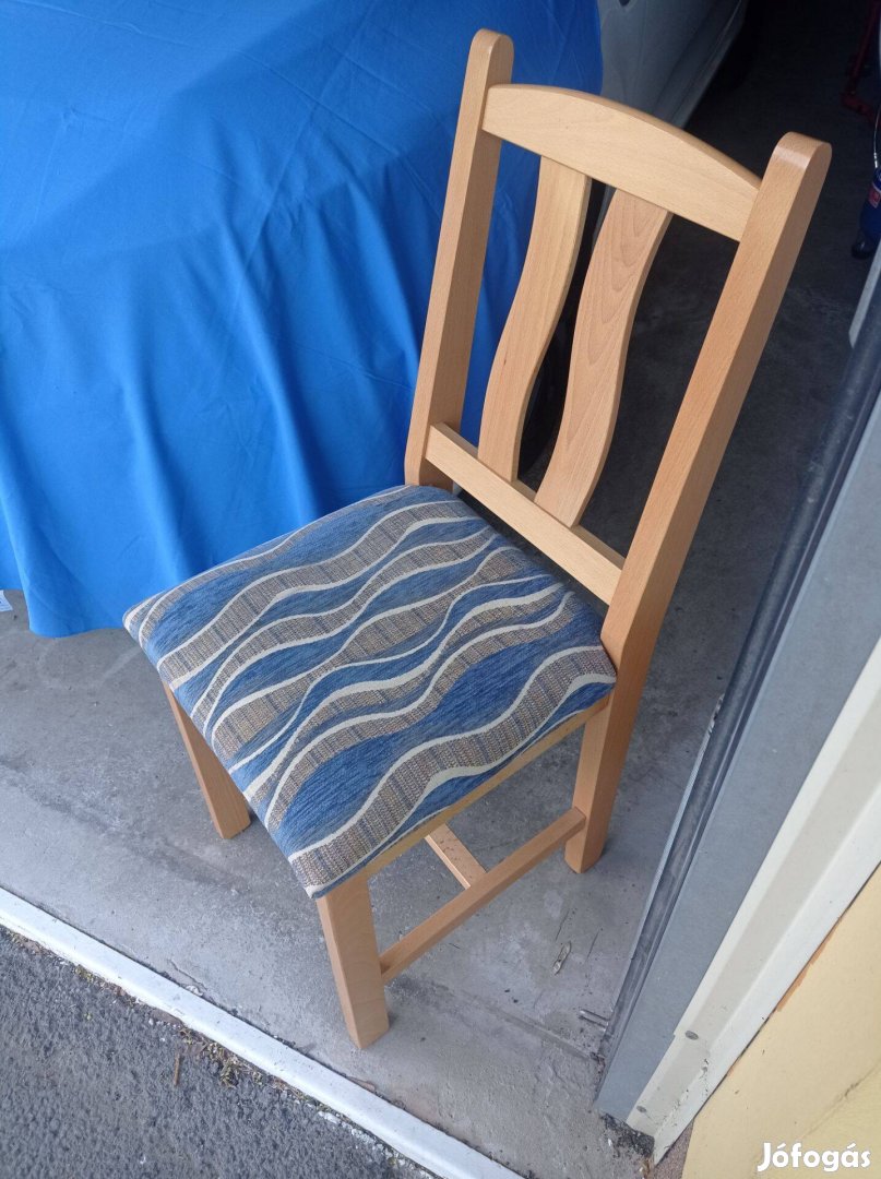 Egyedileg gyártatott, jó állapotú, tömör fából készült szék eladó!