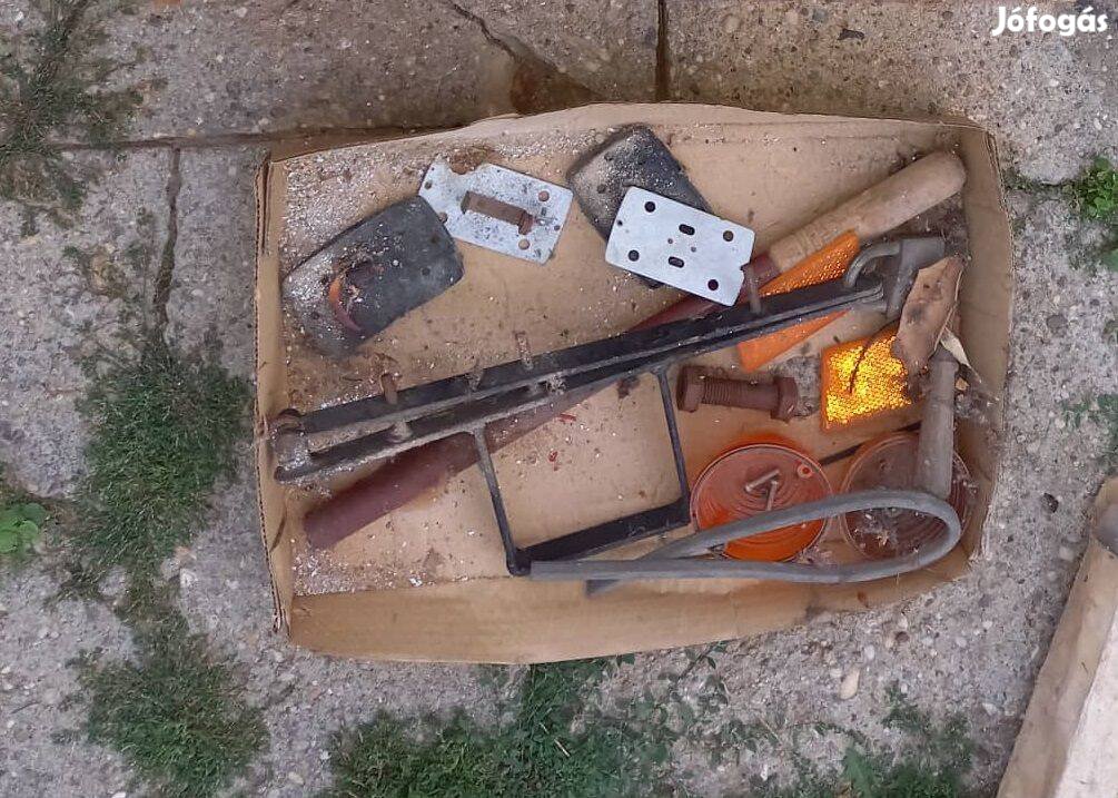 Egyedileg készített, nagyon masszív, univerzális lopásgátló pedálzár