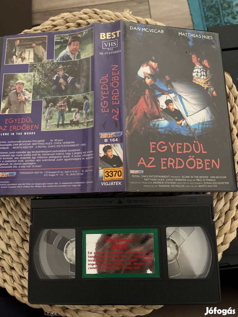 Egyedül az erdőben vhs