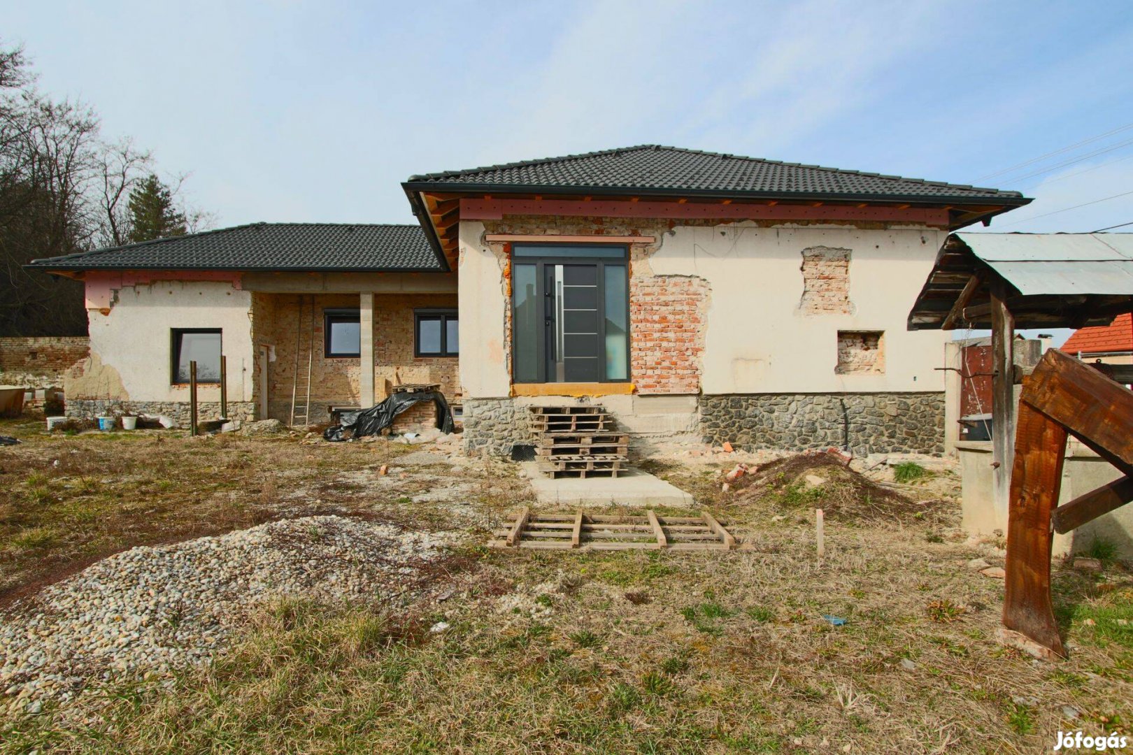 Egyedülálló lehetőség Peresznye festői környezetében!