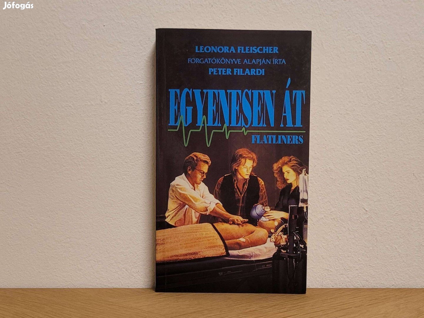 Egyenesen át - Peter Filardi, Leonore Fleischer könyv eladó