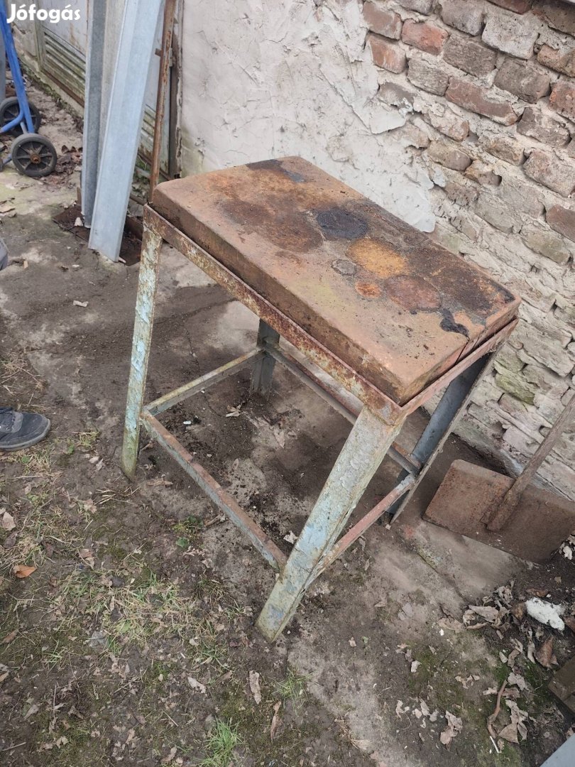 Egyengeto lapos asztal