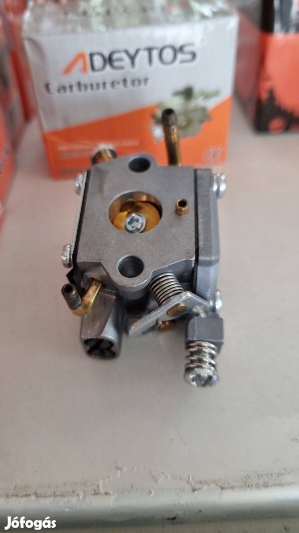 Egykezes, benzinmotoros láncfűrészhez való karburátor, jó áron