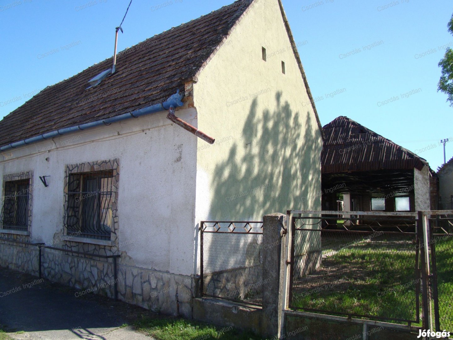 Egykori kocsma, NAGY MELLÉKÉPÜLETTEL, nagy területtel,