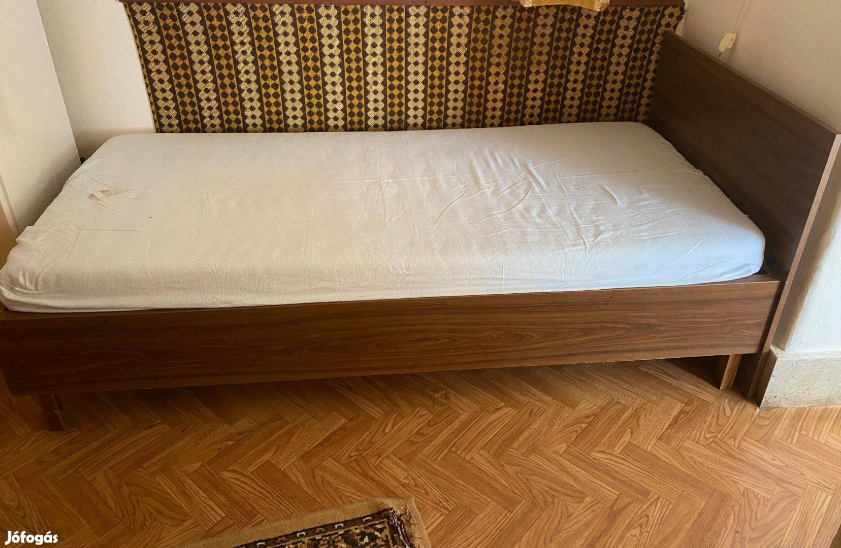 Egyszemélyes ágy