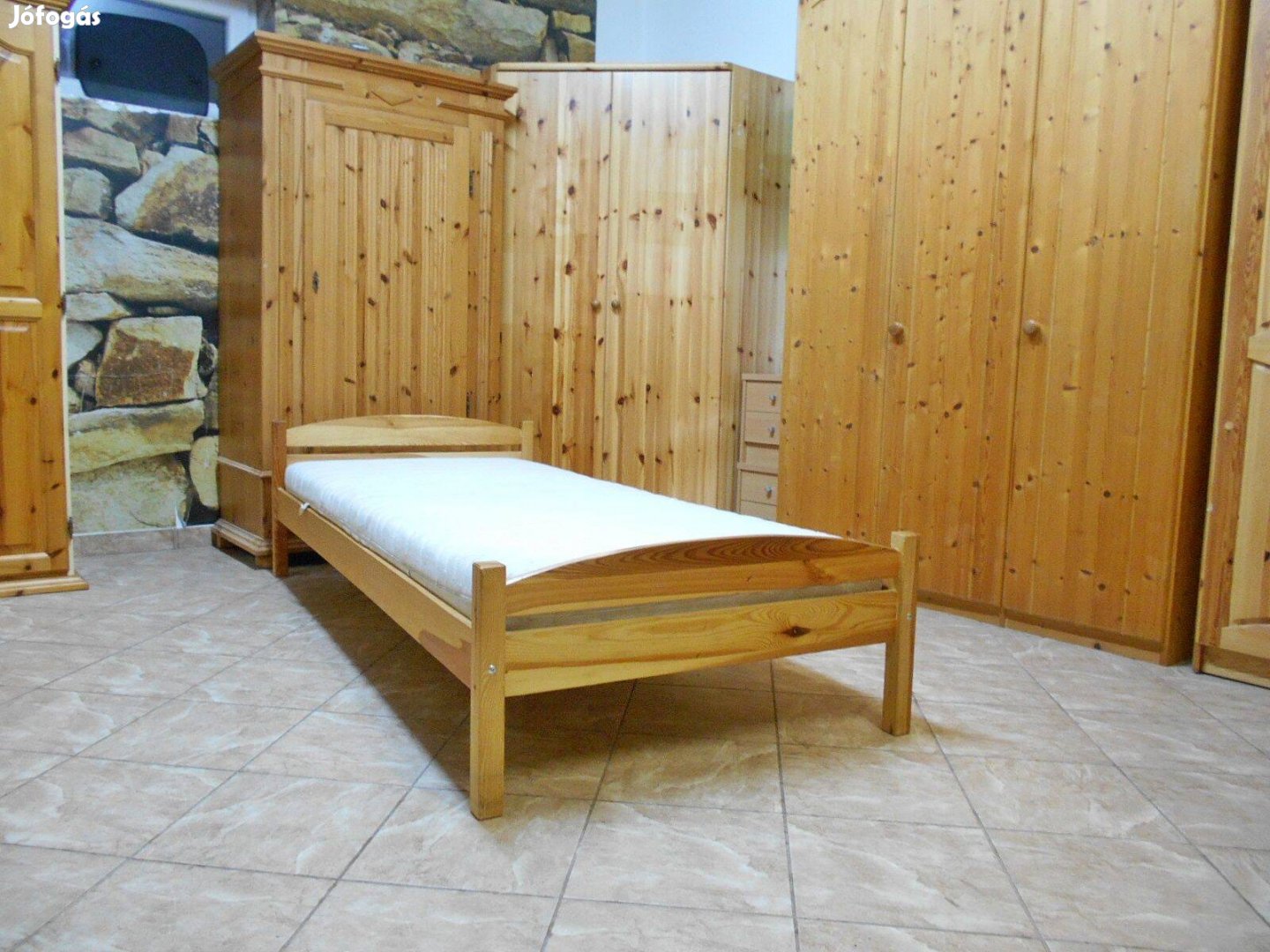 Egyszemélyes ágy 90x200