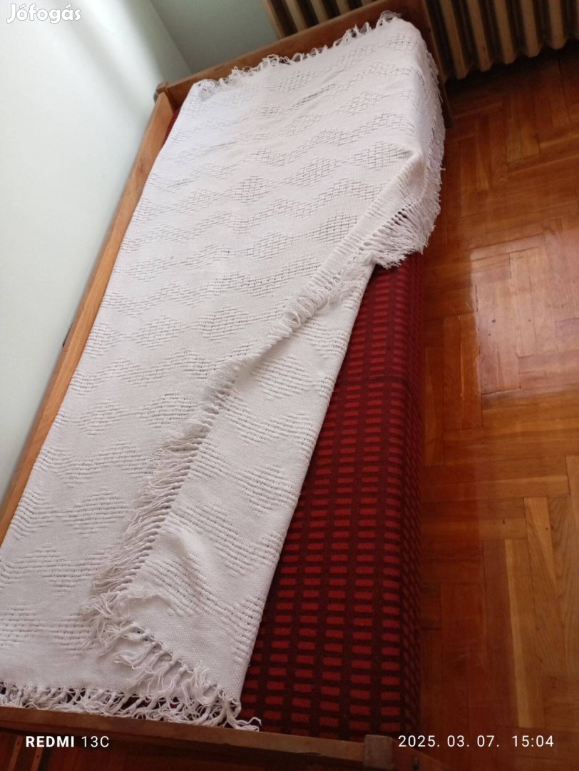 Egyszemélyes ágy (2 db ugyanolyan)