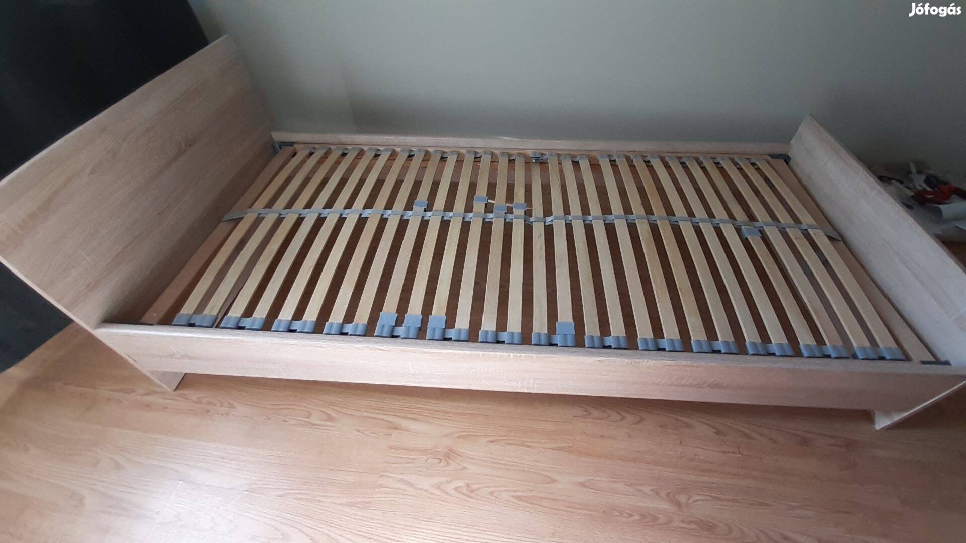 Egyszemélyes ágy matraccal