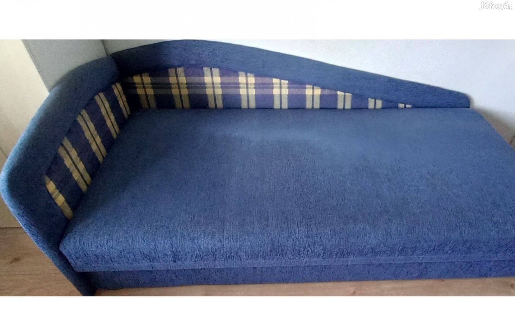 Egyszemélyes ágyneműtartós ágy (90*200 cm) eladó