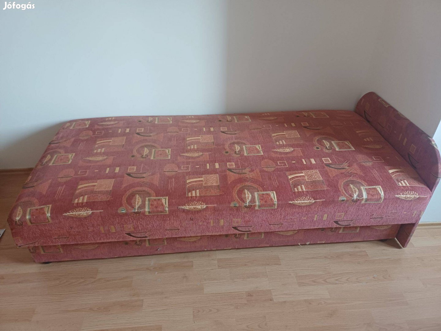 Egyszemélyes heverő