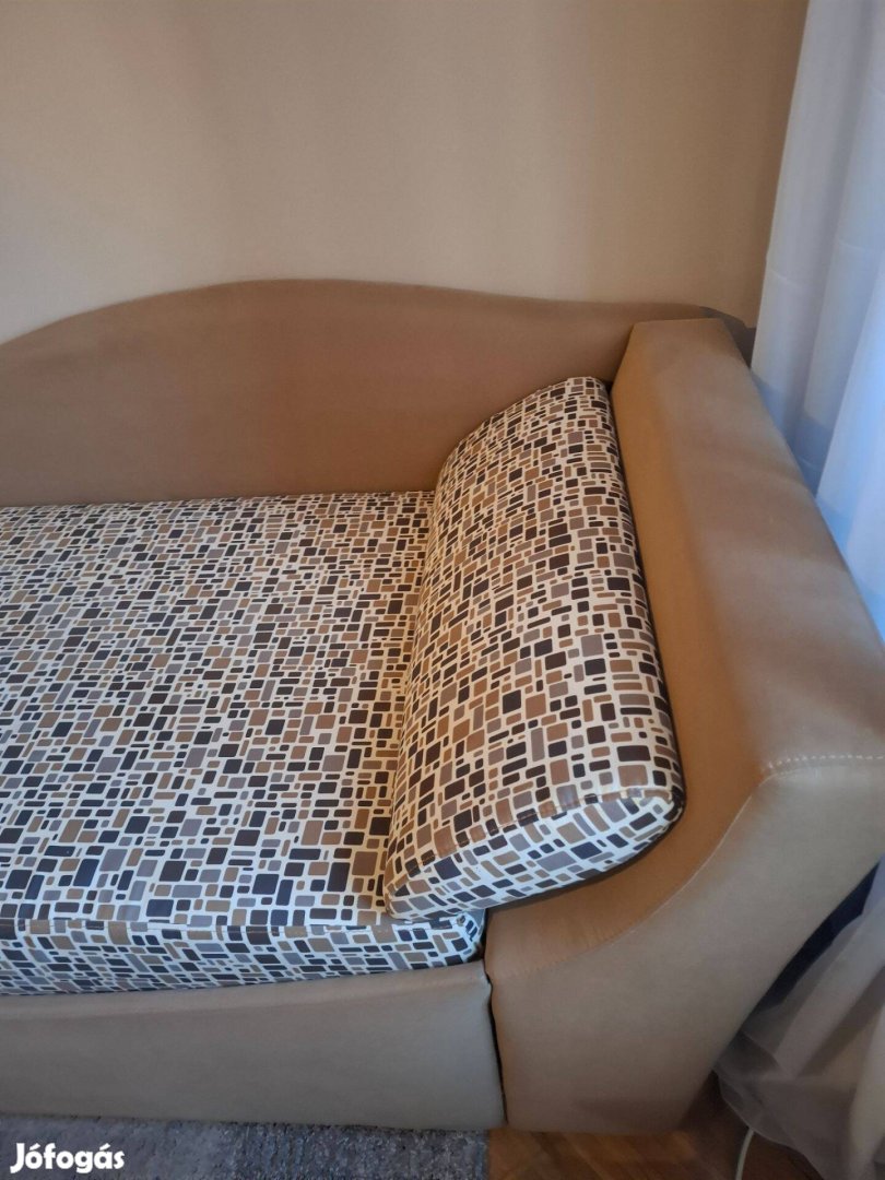 Egyszemélyes heverő