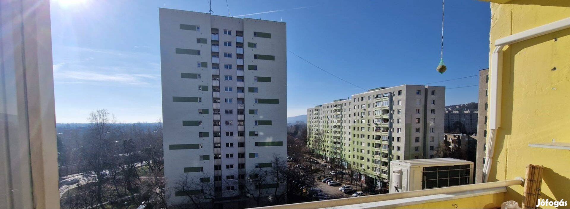 Egyszobás, klímás panel lakás Békásmegyeren eladó