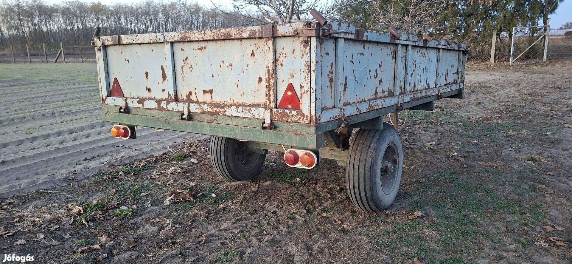 Egytengelyes pótkocsi 