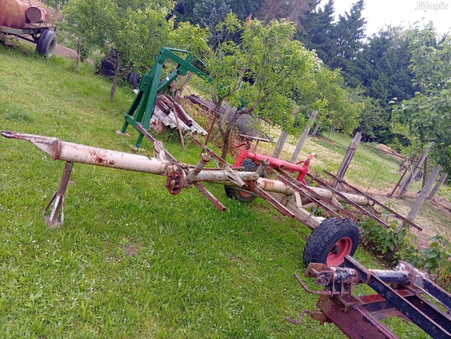 Egytengelyes vágóasztal szállító kocsi eladó