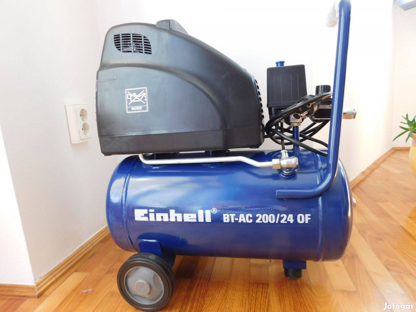 Einhell 8 baros 24 literes tartályú olajmentes kompresszor eladó