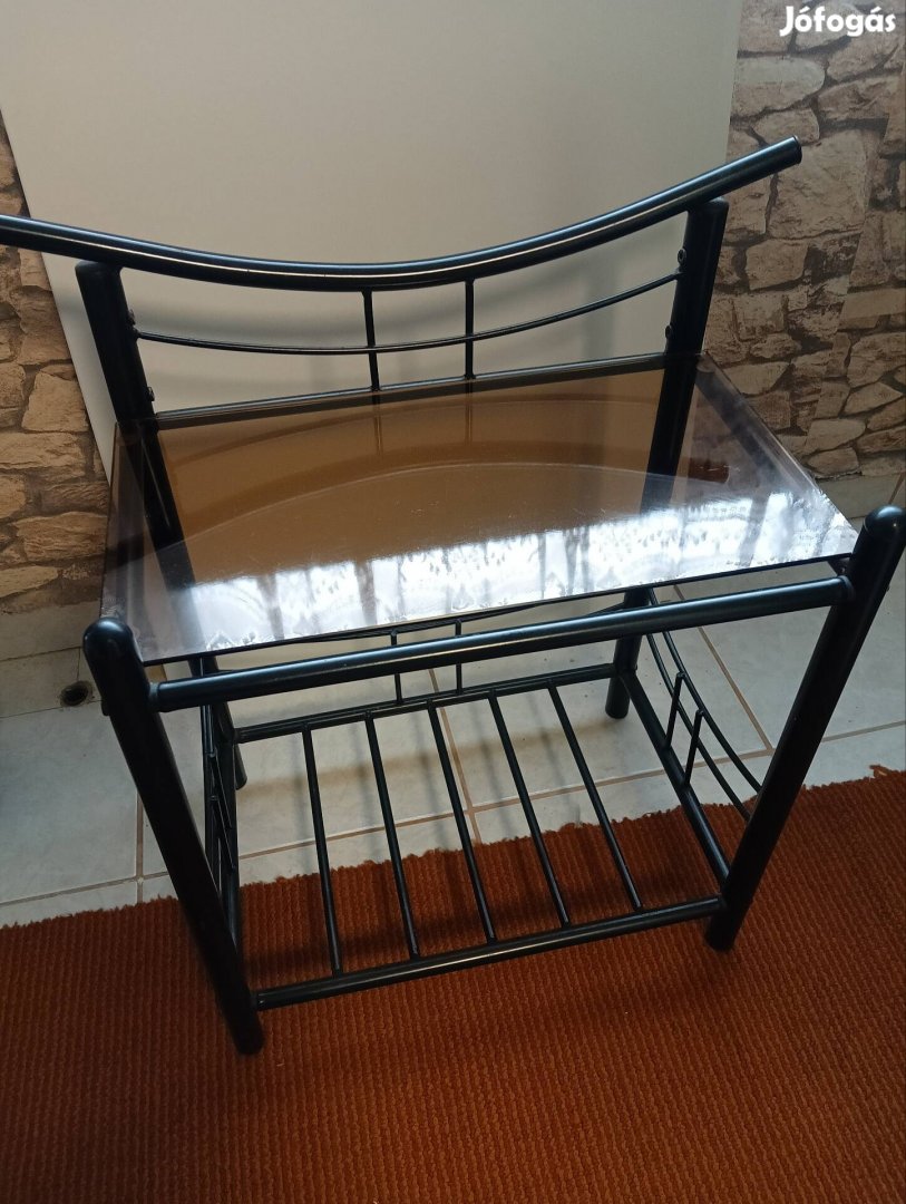 Éjjeli szekrény eladó