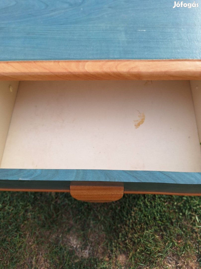 Éjjeli szekrény eladó