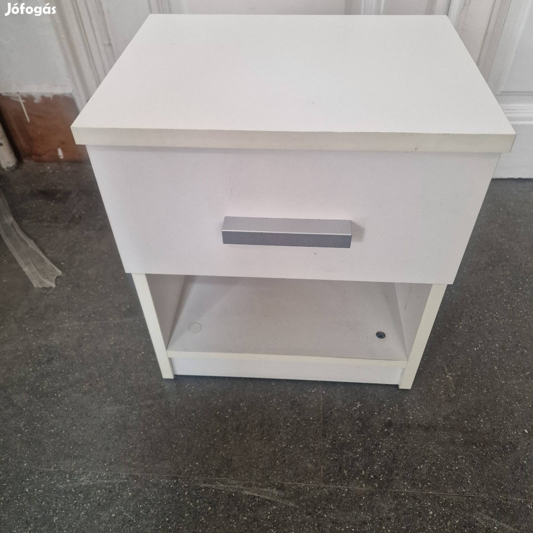 Éjjeliszekrény Ikea .Újszerű állapotban!