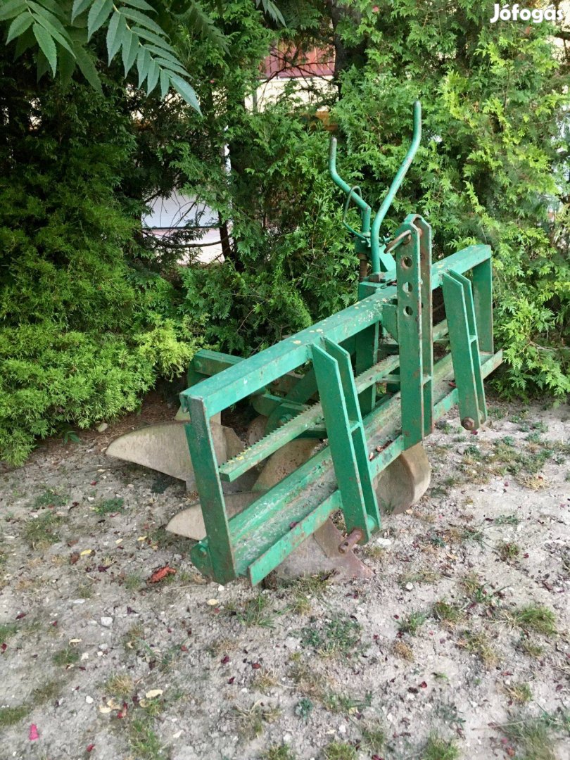 Eke,Vogel-noot kettőfejes,határolós ágyeke