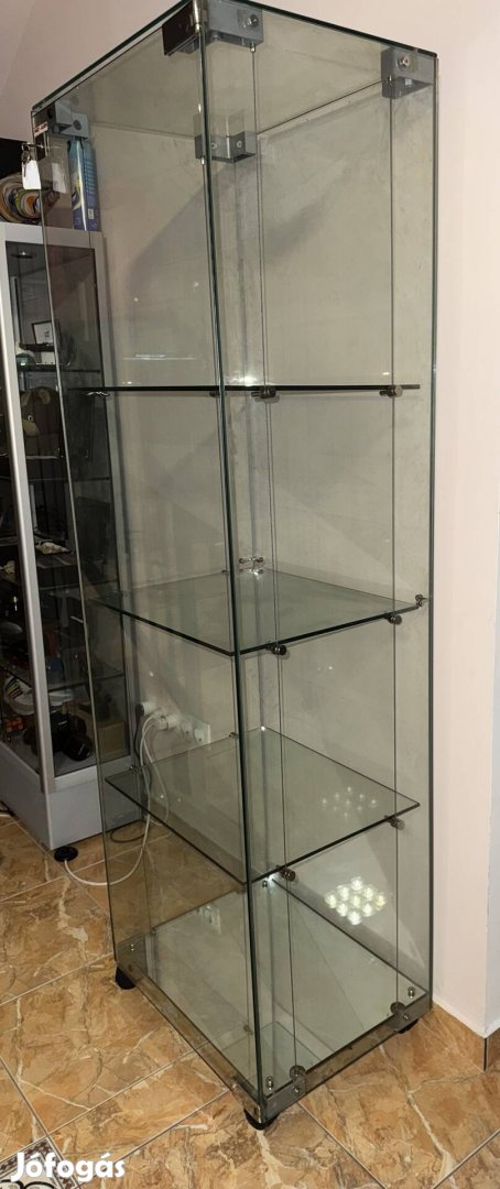 Ékszer vitrin 8 mm-es biztonsági üvegből