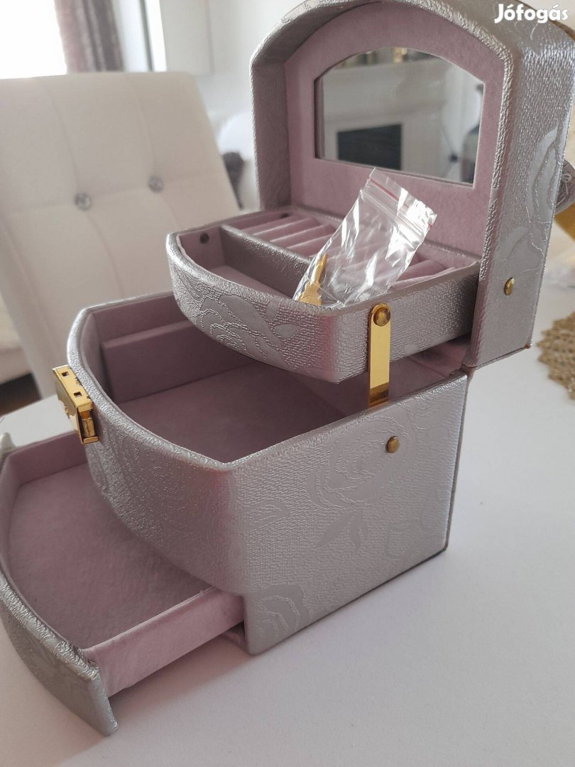 Ékszertartó, Ékszer doboz, hordozható ! Eladó
