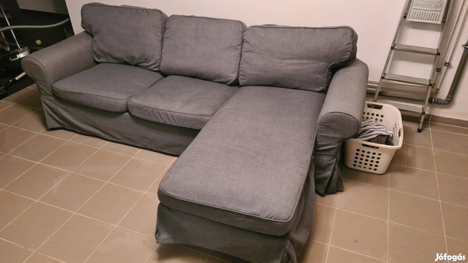 Ektorp 3 személyes kanapé+fekvőfotel, Hakebo sötétszürke