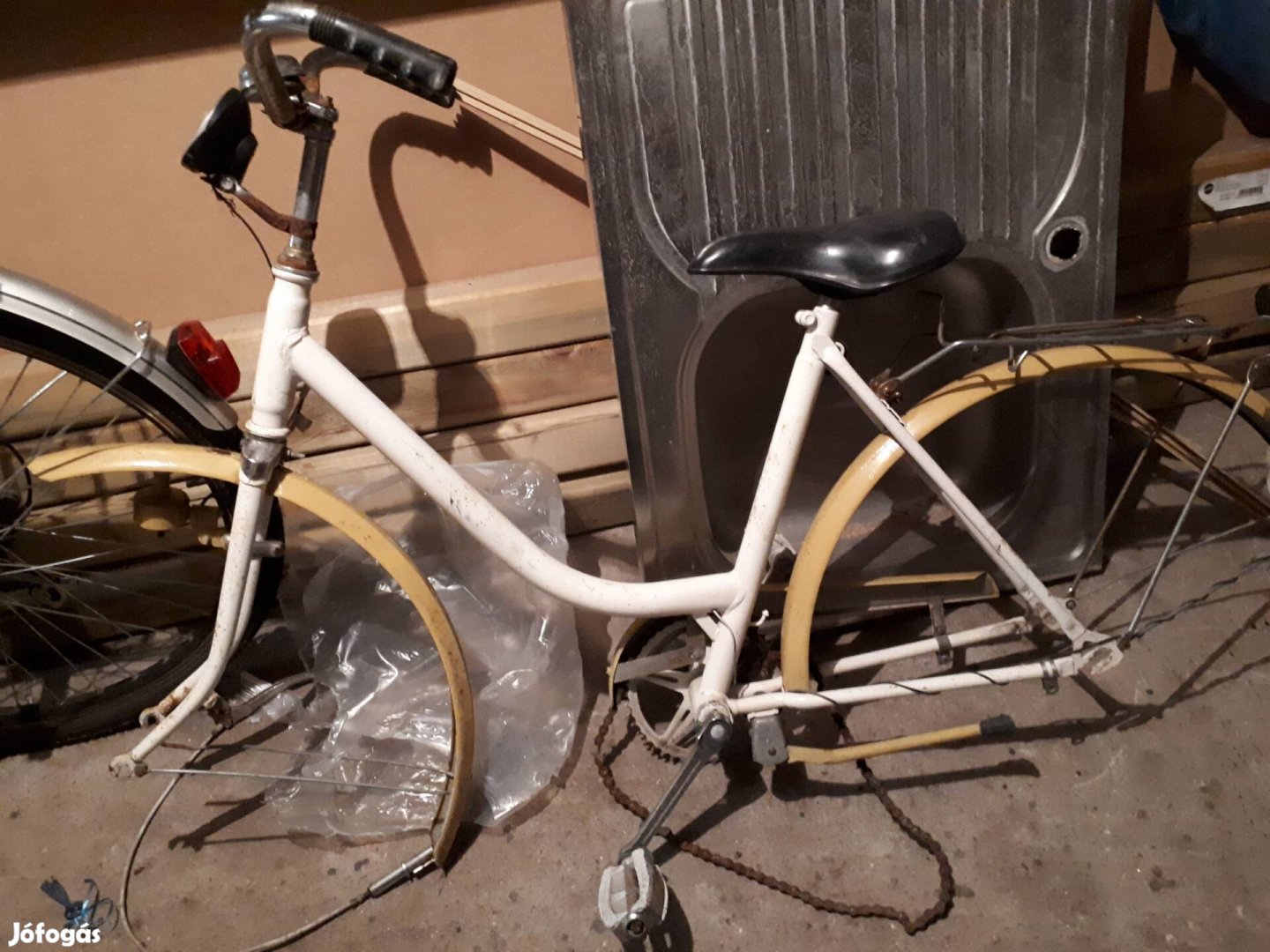 Eladás leány kerékpár használt álapotu 