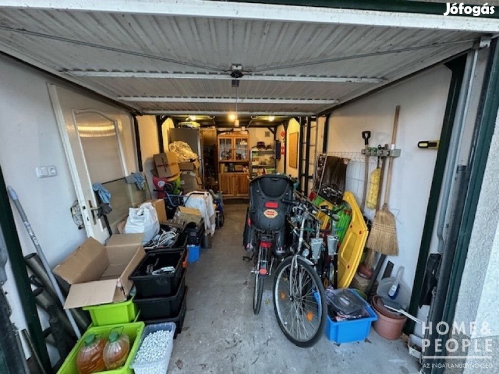 Eladásra kínálok egy galériás garázst Szegeden!