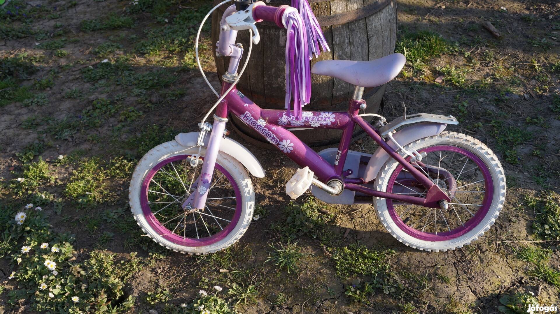 Eladásra kínálok egy használt kislány bicajt