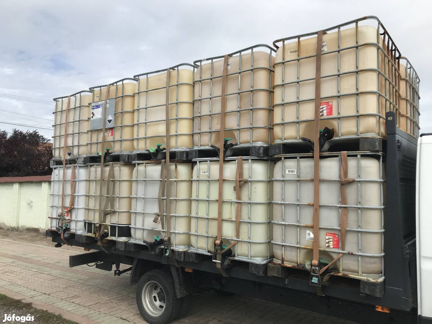 Eladó 1000L IBC tartály