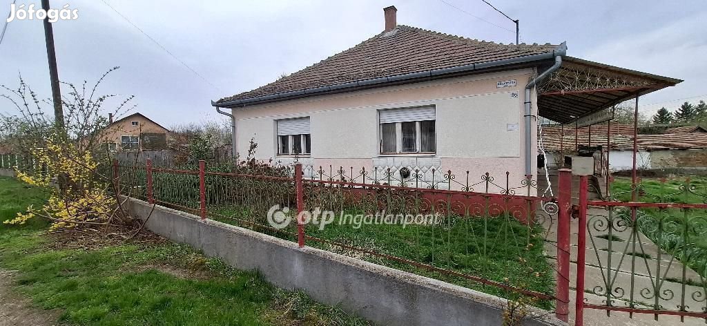 Eladó 100 m2-es  családi ház, Hernádkak