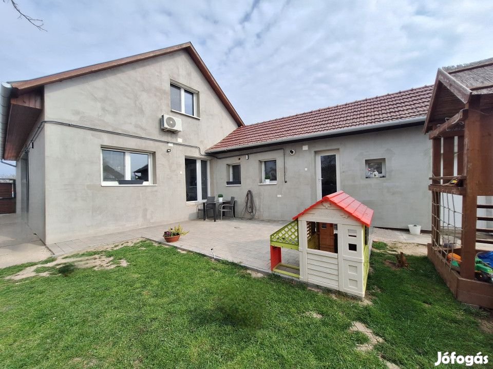 Eladó 100 nm-es Felújított Családi ház Hódmezővásárhely