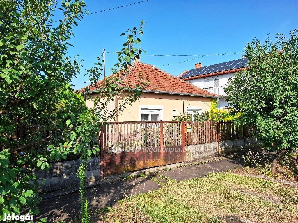 Eladó 100 nm-es ház Békéscsaba