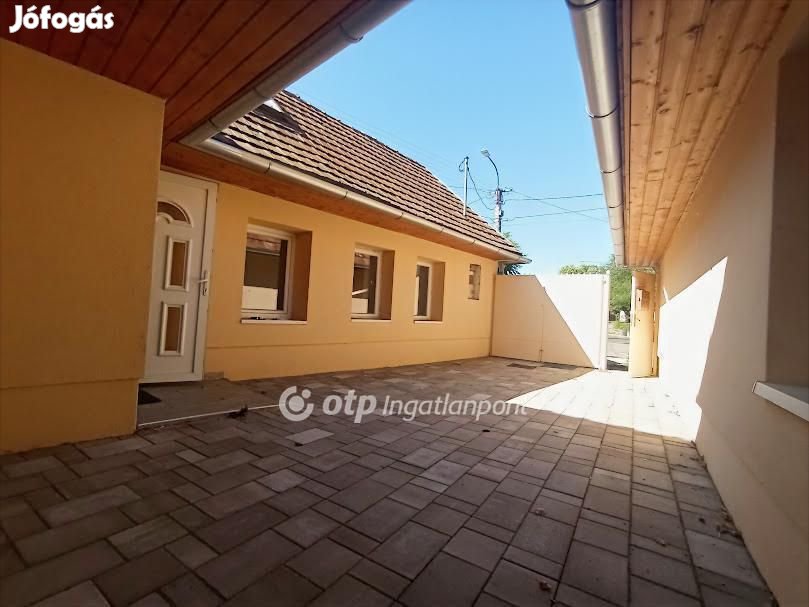 Eladó 100 nm-es ház Gyöngyös