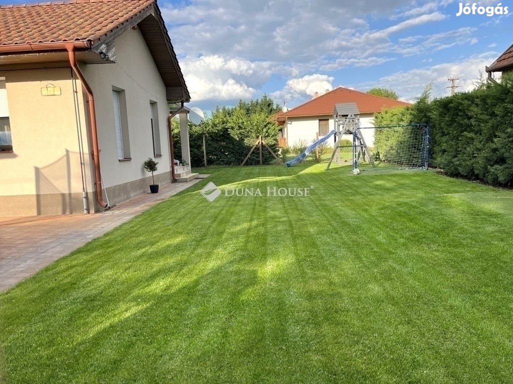 Eladó 100 nm-es ház Kecskemét