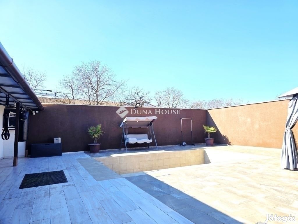 Eladó 100 nm-es ház Pécs