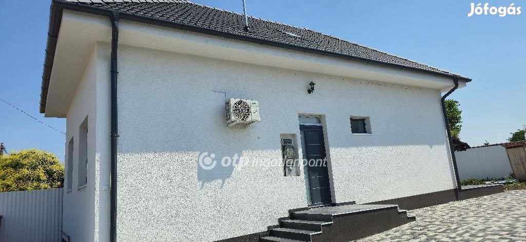 Eladó 100 nm-es ház Vámospércs