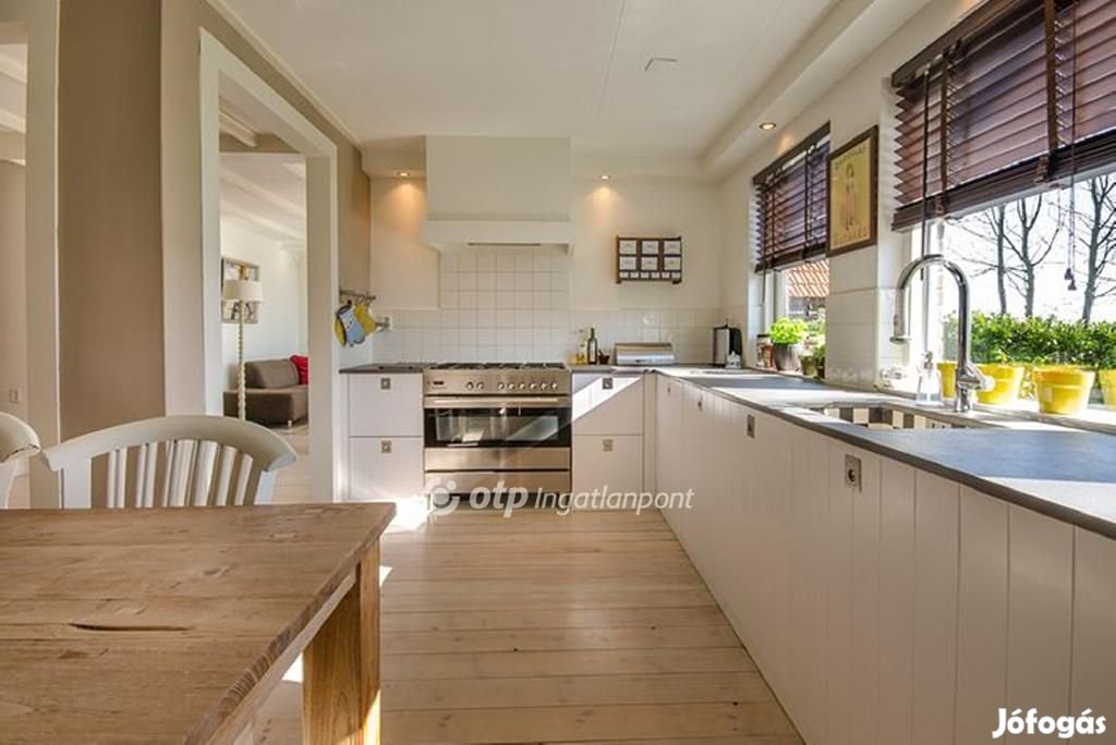 Eladó 105 nm-es lakás Mosonszolnok