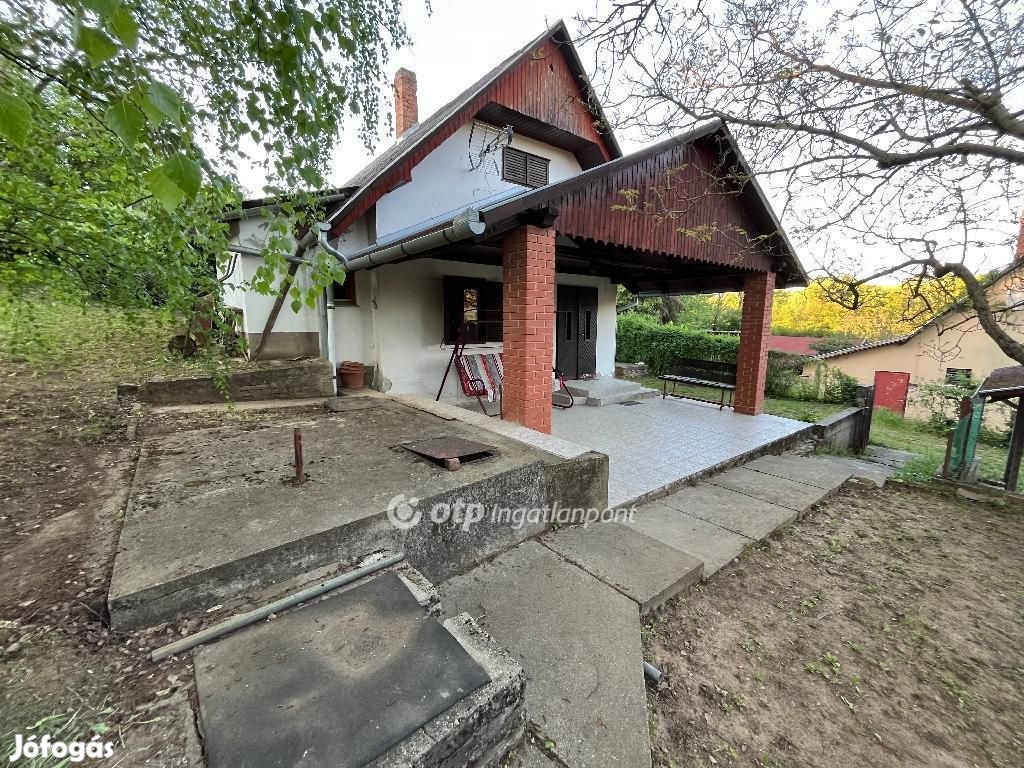 Eladó 1085 nm-es telek Gyód