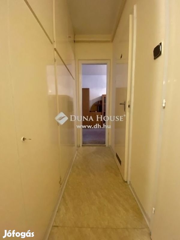 Eladó 10. emeleti panorámás 3 szobás panel lakás