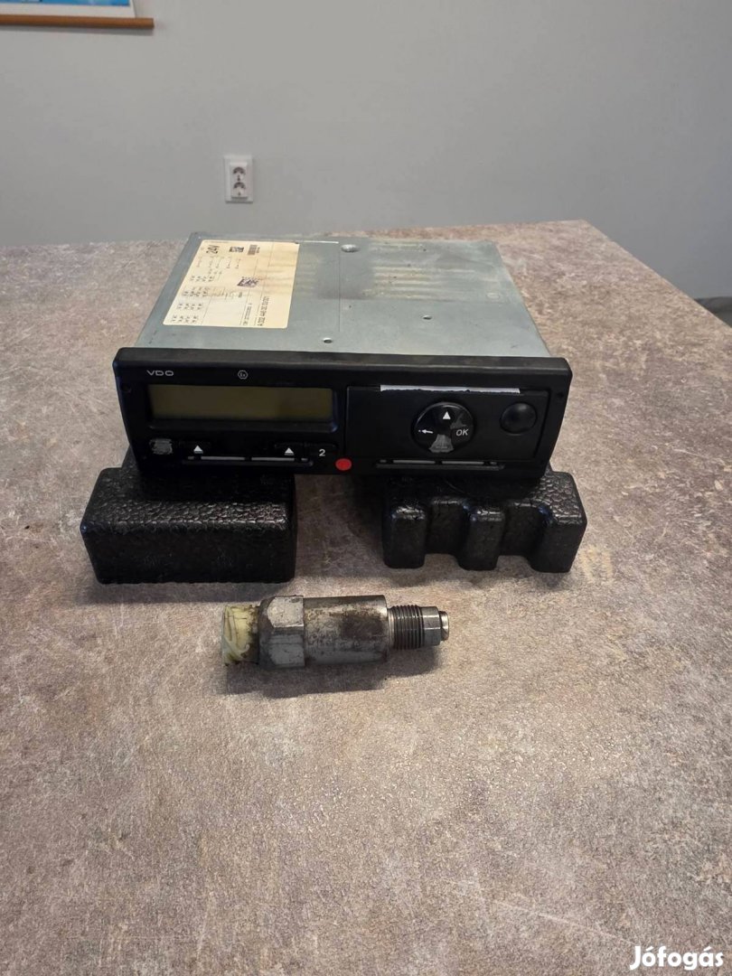 Eladó 10 db tahográf